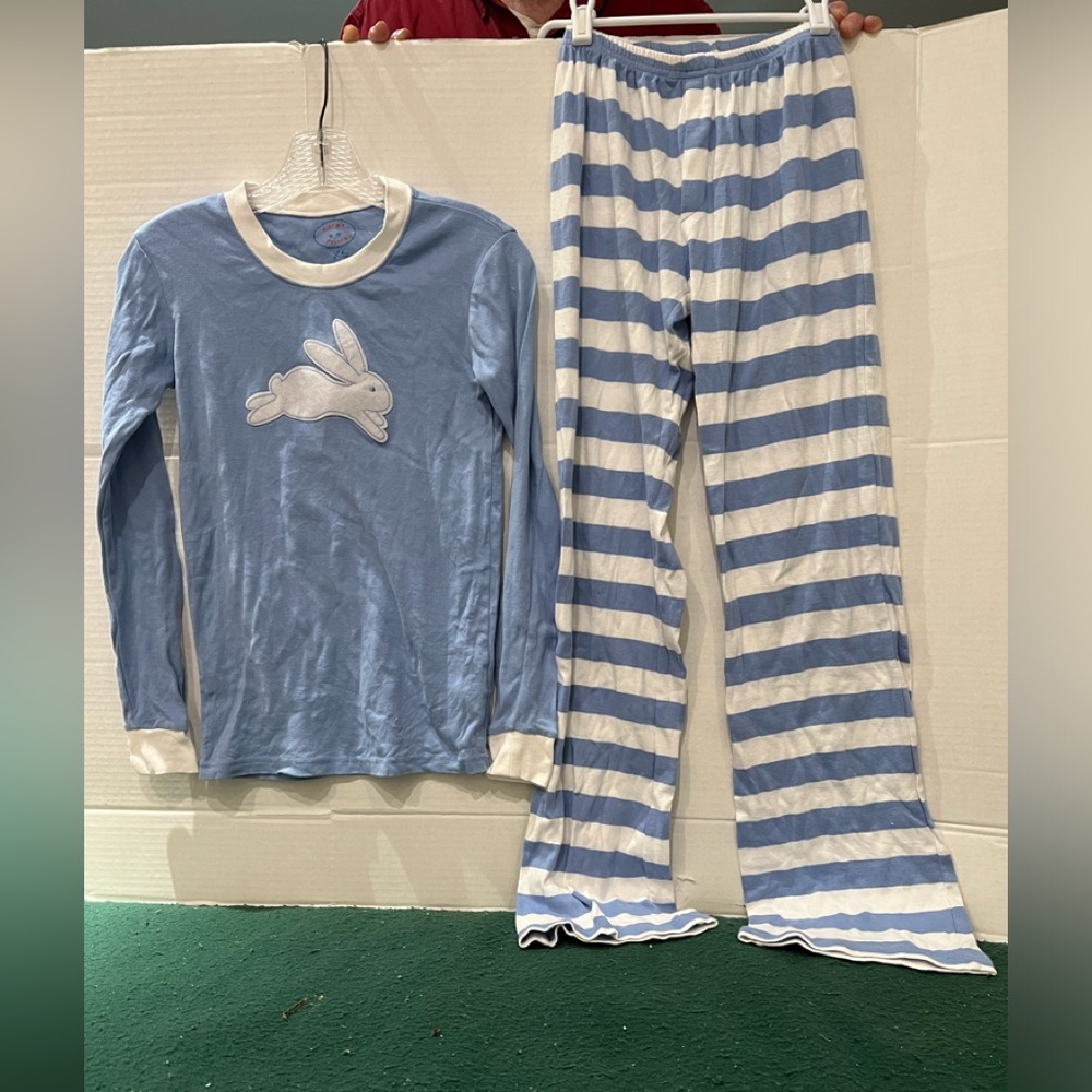 Sara’s Prints kids Easter/Spring pajamas. Sz 12. Measurements below.